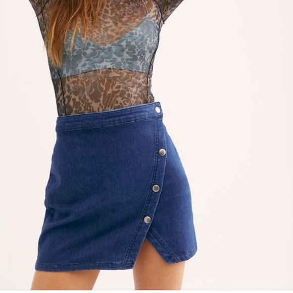 Like new Perfect Free People We the Free Denim Notched Mini Skirt - Picture 3 of 9